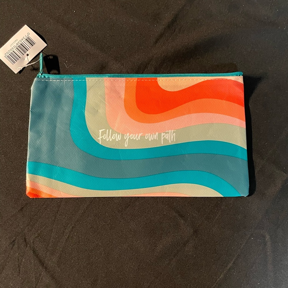 Thrive Causemetics Make-Up Bag